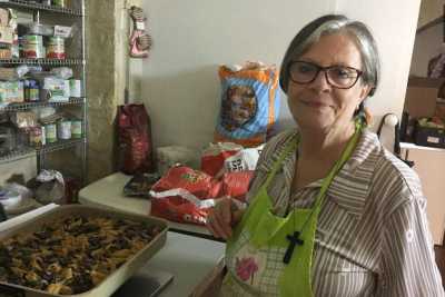 Triggiano, apre e gestisce da sola una mensa dei poveri: � la storia di Ketty 